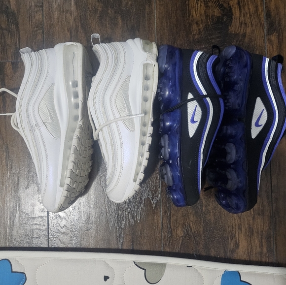 Nike Sneakers - Picture 2 of 4